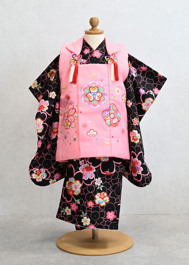 七五三（3歳） 黒地に桜
